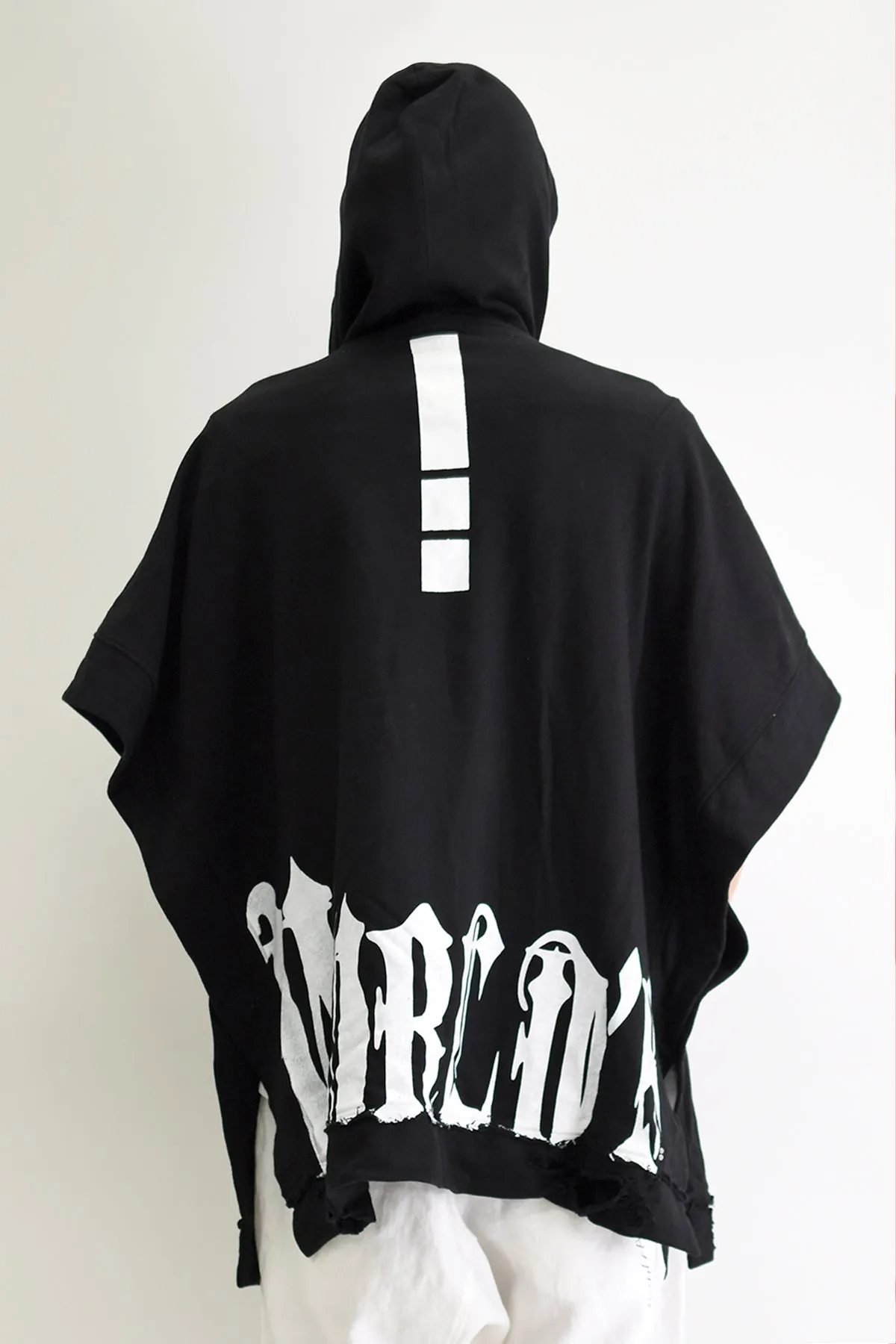 1901-TP11A Hooded Poncho 02 Black