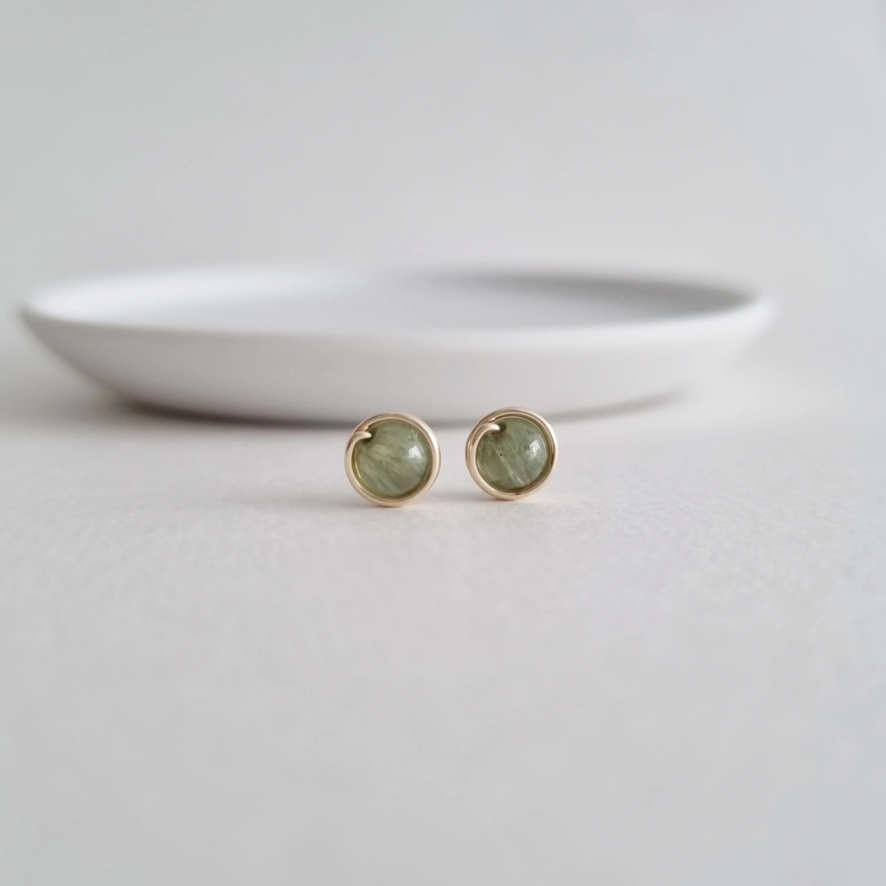 Green Apatite Earstuds / 14k Gold-filled