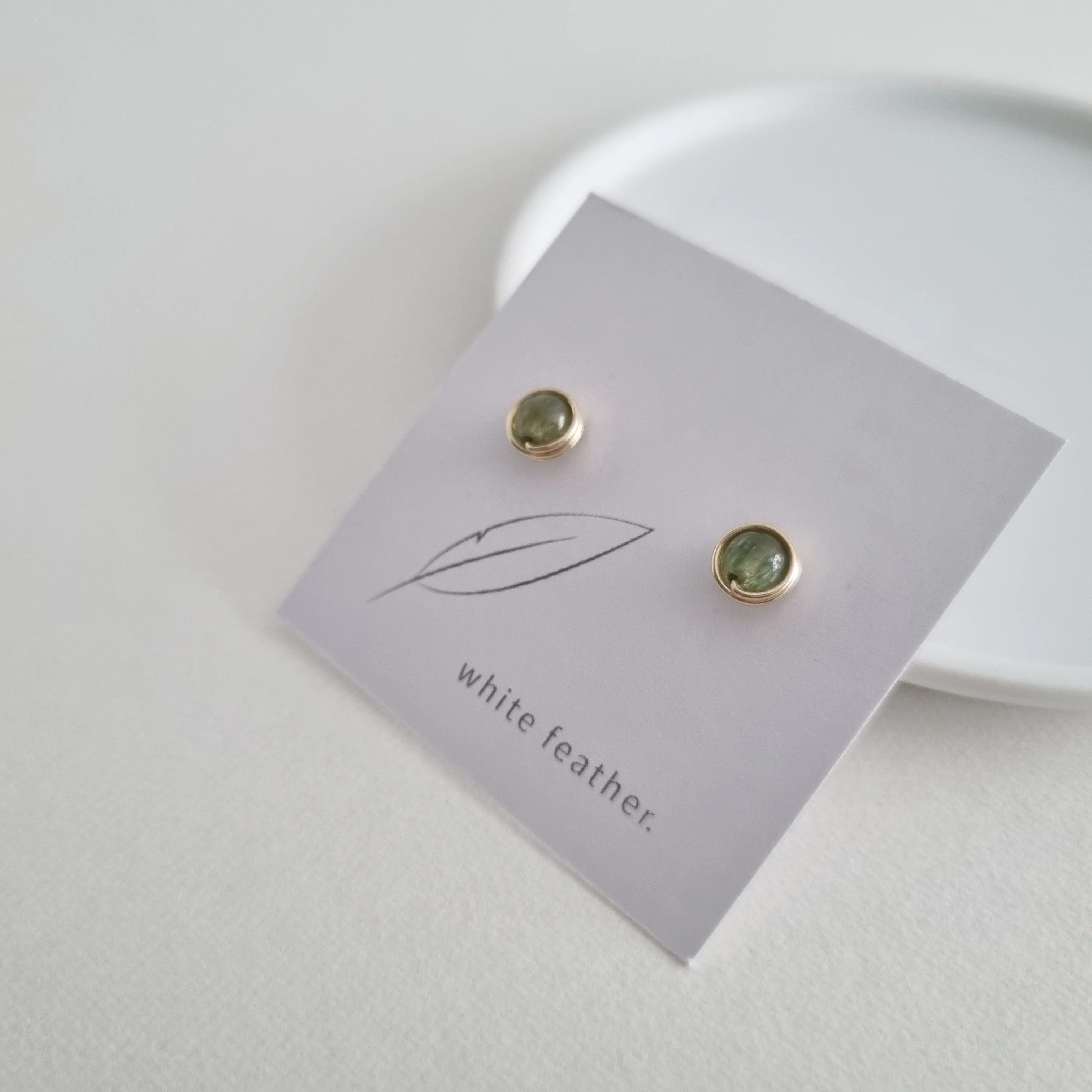 Green Apatite Earstuds / 14k Gold-filled