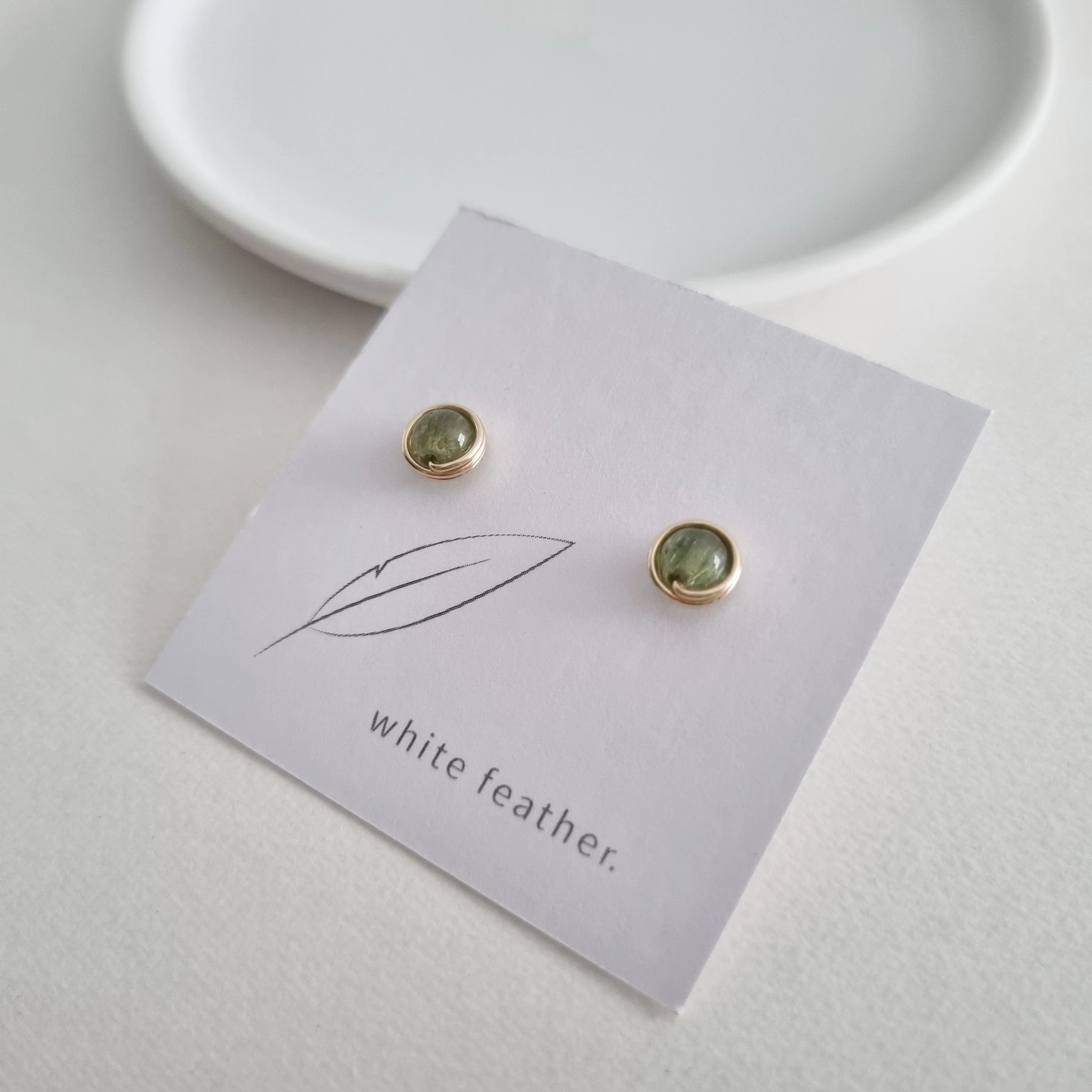 Green Apatite Earstuds / 14k Gold-filled